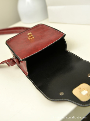 L-355 智通乐达夏季新款小包锁扣单肩包 时尚休闲新选择